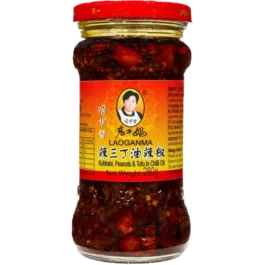 LAOGANMA SPICY THREE DELIGHT CHILI OIL WITH KOHLRABI PEANUT AND TOFU 280G